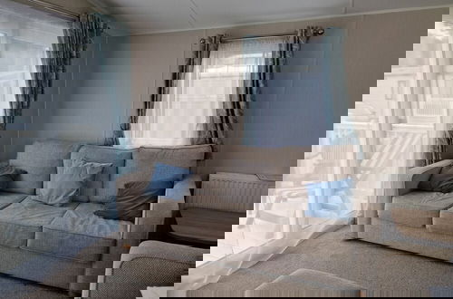 Foto 9 - Welcoming 3 Bedroom Caravan 2 Min Walk to Beach