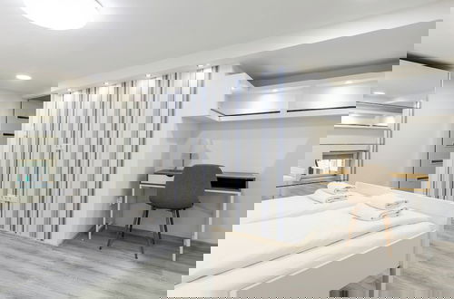 Photo 2 - Venus Apartments - Broadway II