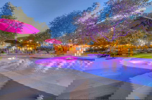 Photo 29 - Oakridge Ranch: Pool + Hot-tub, Pickleball Court, Whiskey & Wine Room