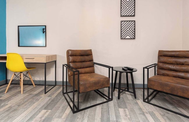 Pine Studio Apartment- Your Own Quiet Space! - Photo 11