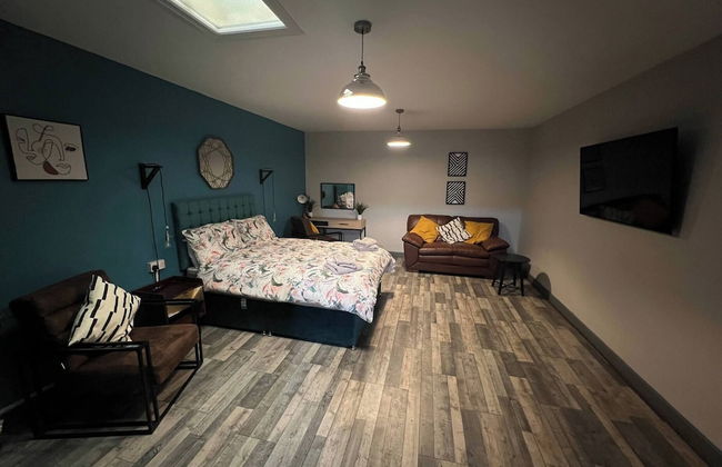 Pine Studio Apartment- Your Own Quiet Space! - Photo 1