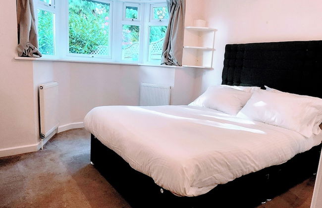 Camberley - 1-bed Annex - Sleeps 2 - Garden - Photo 5