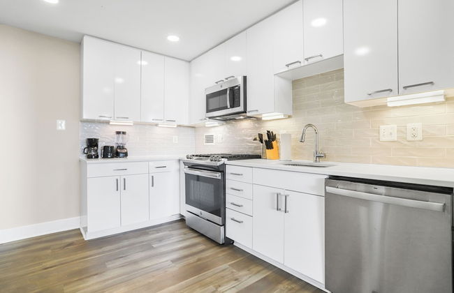 Walkable DC View Apartments - Foto 51