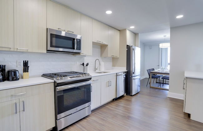 Walkable DC View Apartments - Foto 48