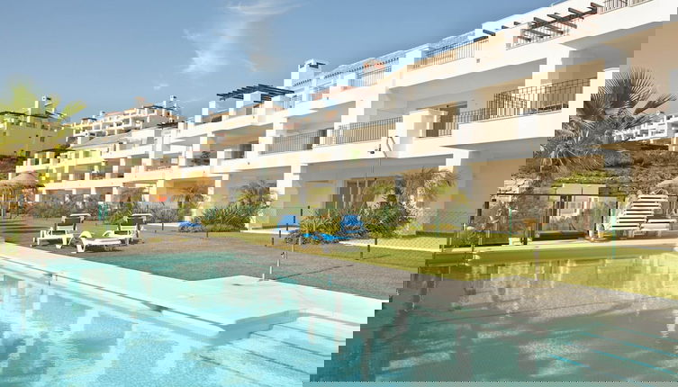 Foto 1 - Modern Apartment With Balcony