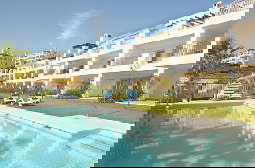 Foto 1 - Modern Apartment With Balcony