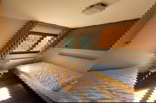 Foto 3 - Apartment With Free Shuttle