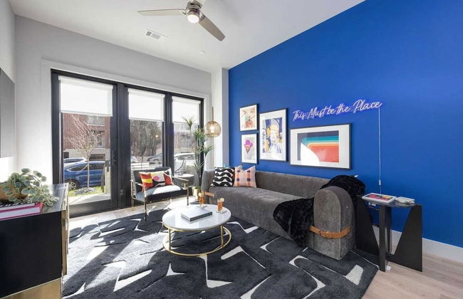2 Modern Apartments in Heart of Midtown, Walkable Location Patio, Pool & Gym - Photo 7