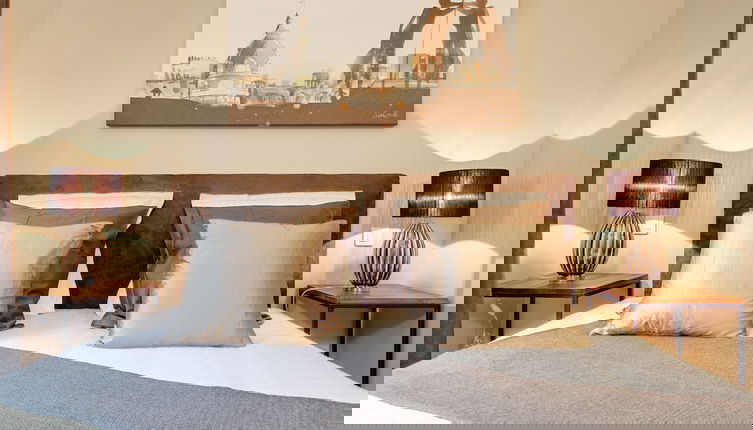Photo 1 - Paris Blanc Manteau Residence