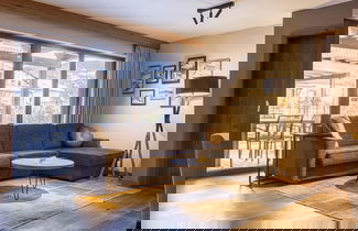 Foto 1 - Spacious Apartment With Swimming Pool
