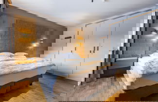 Foto 2 - Spacious Apartment With Swimming Pool