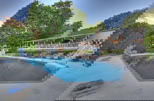 Foto 1 - Sip Sip Away by Avantstay Pool Hot Tub