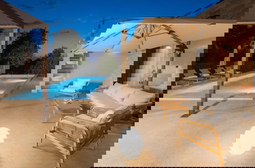 Photo 25 - Luxury Villa in Tar With View