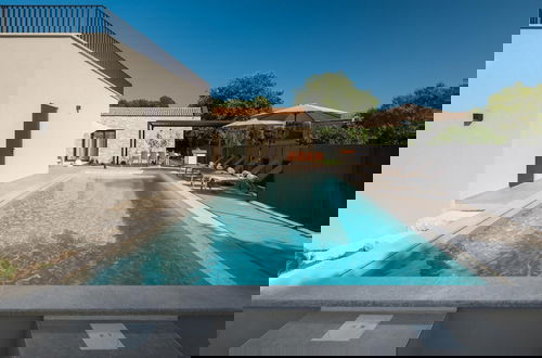 Foto 23 - Luxury Villa With View