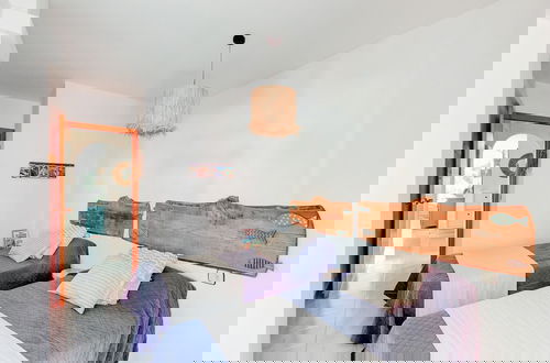 Foto 2 - Apartment With Mountain Views