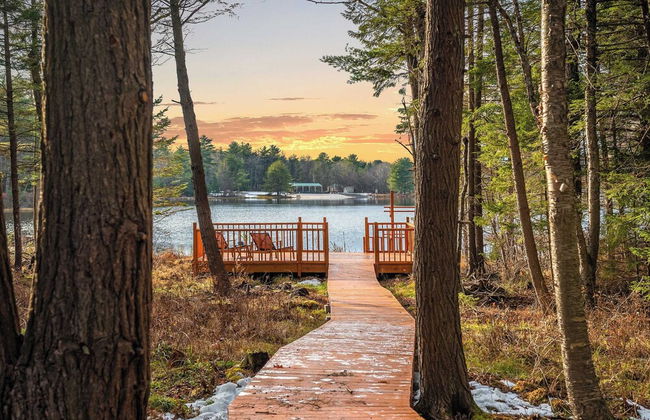 Lakeview Sunset Heaven Waterfront Escape + Private Dock Firepit + Game Room New Construction - Foto 35