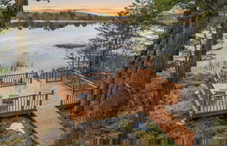 Foto 2 - Lakeview Sunset Heaven Waterfront Escape + Private Dock Firepit + Game Room New Construction