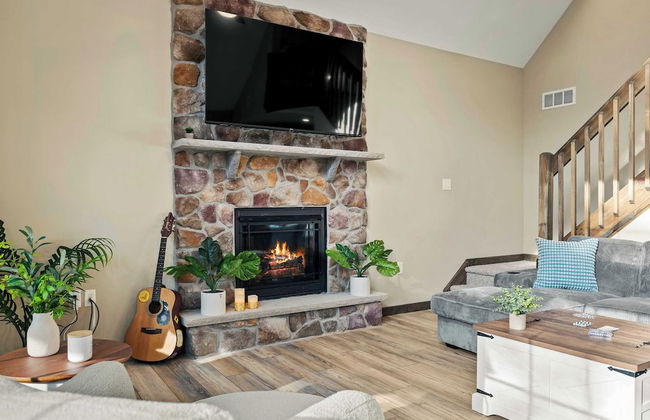 Lakeview Sunset Heaven Waterfront Escape + Private Dock Firepit + Game Room New Construction - Foto 8