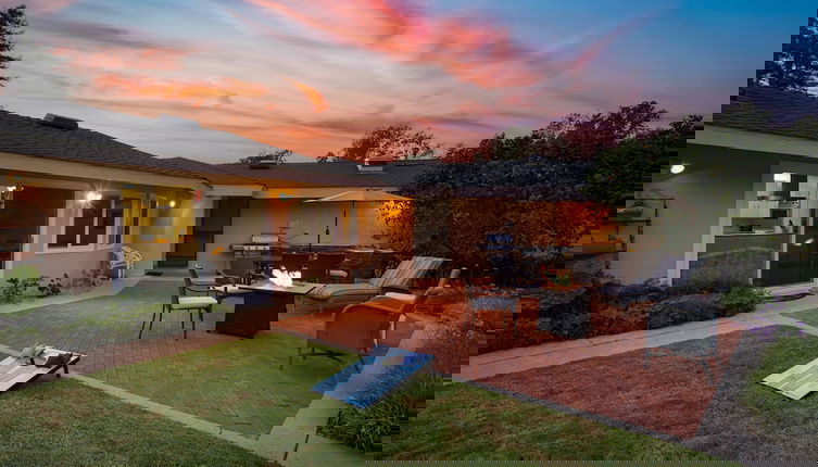 Foto 1 - East Valley Manor by Avantstay Minutes to the Beach