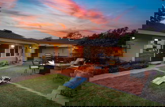 Photo 1 - East Valley Manor by Avantstay Minutes to the Beach