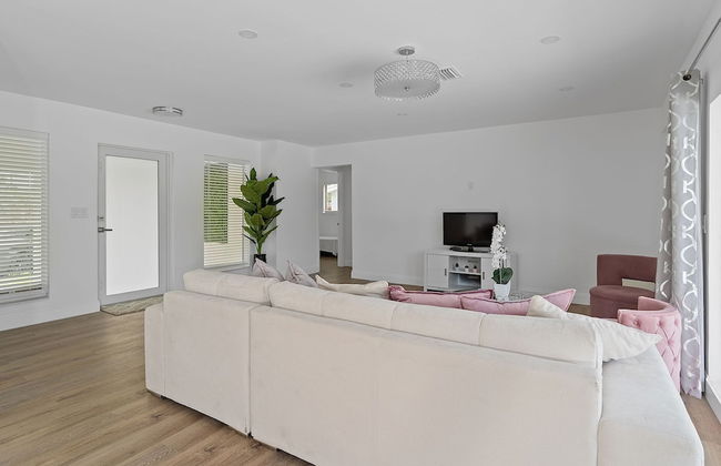 Dreamy 4BR Getaway w Private Pool Luxe Patio in Miramar - Foto 8