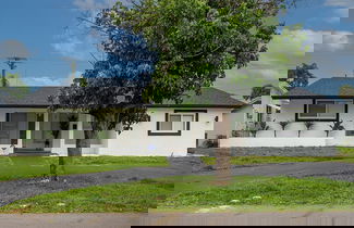 Photo 3 - Dreamy 4BR Getaway w Private Pool Luxe Patio in Miramar
