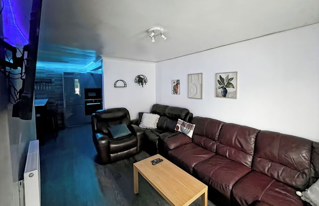Cozy Hideaway With Hot Tub & Sauna Sleeps 7 - Foto 14