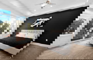 Foto 2 - Newly Built Modern 3 Bedroom Houston Home