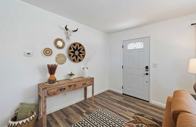 Dune Rise by Avantstay Chic Oasis w/ Patio - Photo 4