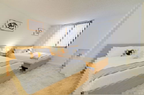Photo 7 - Modern 2BR Apt in Crystal City near D.C.