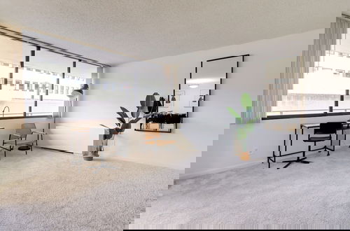 Photo 27 - Modern 2BR Apt in Crystal City near D.C.