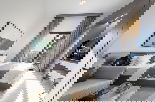 Foto 1 - Elite LUX Holiday Homes - Modern Studio in MAG City Dubai