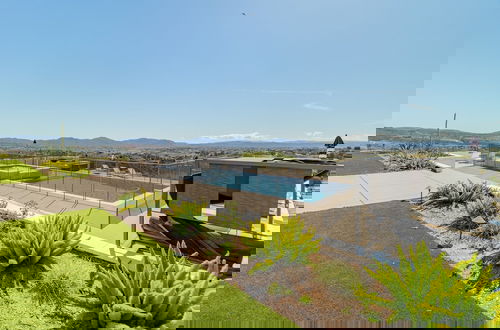 Foto 2 - Pinot Point by Avantstay Massive Estate 10 Mins From Temecula Wineries