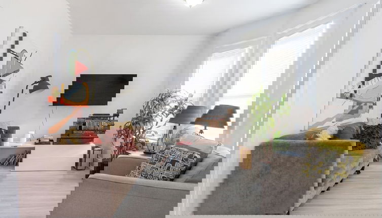 Foto 1 - Family-friendly 4BR Detroit Home: Wifi & Parking