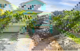 Foto 1 - Aqua Vista 4 Bedroom Home by RedAwning