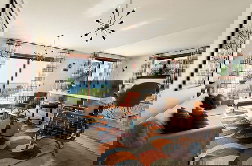Photo 15 - Magnificent Villa in Luxurious Retreat
