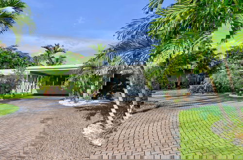 Foto 45 - Flirty Flamingo Colorful Waterfront Escape w Pool