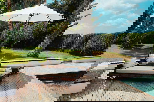 Foto 22 - Luxurious Villa With Bright Terrace
