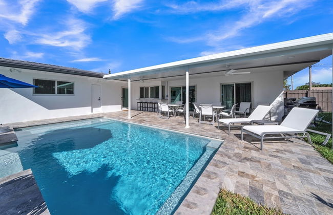Luxury Waterfront Home Minutes from the Beach by RedAwning - Foto 25