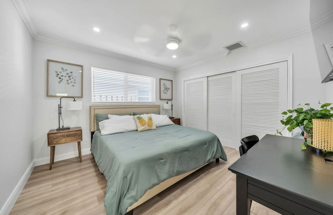 Luxury Waterfront Home Minutes from the Beach by RedAwning - Foto 4