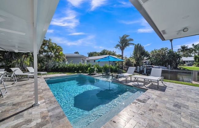 Luxury Waterfront Home Minutes from the Beach by RedAwning - Foto 22