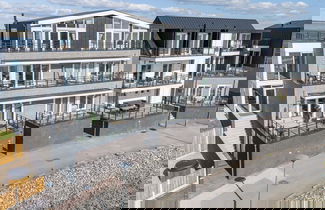Foto 3 - Appealing Apartment by the Beach