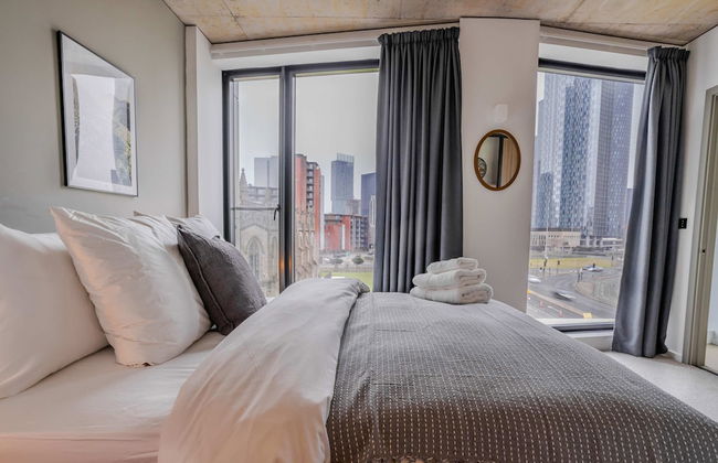 Midori Suite 2BR City Views - Photo 13