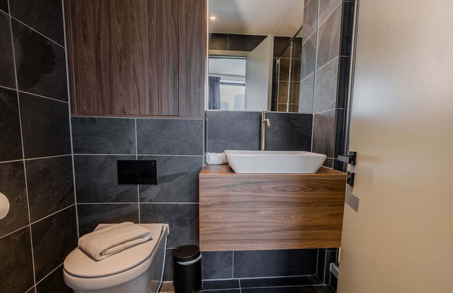 Midori Suite 2BR City Views - Photo 14