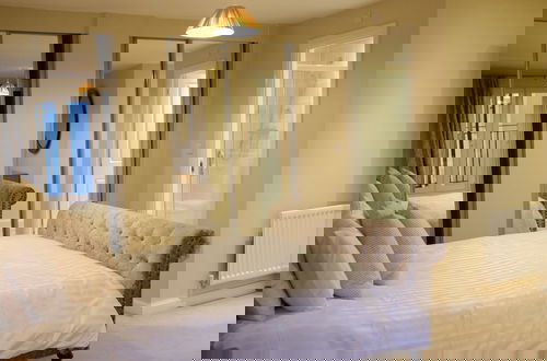 Photo 2 - Bicester Villa - 6 Bed - Sleeps 14