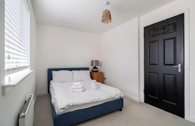 Charming 3 Bed Home in Stepps, Glasgow - Garden & Patio - Foto 5