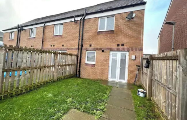 Charming 3 Bed Home in Stepps, Glasgow - Garden & Patio - Foto 61