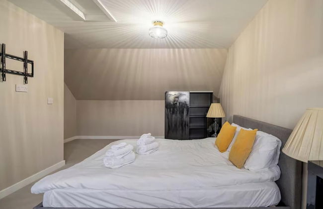 Charming 3 Bed Home in Stepps, Glasgow - Garden & Patio - Foto 18