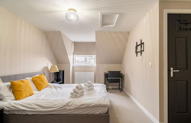 Charming 3 Bed Home in Stepps, Glasgow - Garden & Patio - Foto 16