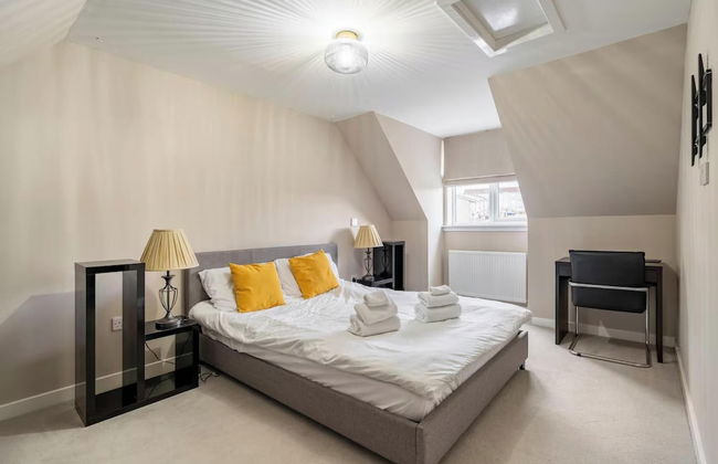 Charming 3 Bed Home in Stepps, Glasgow - Garden & Patio - Foto 14